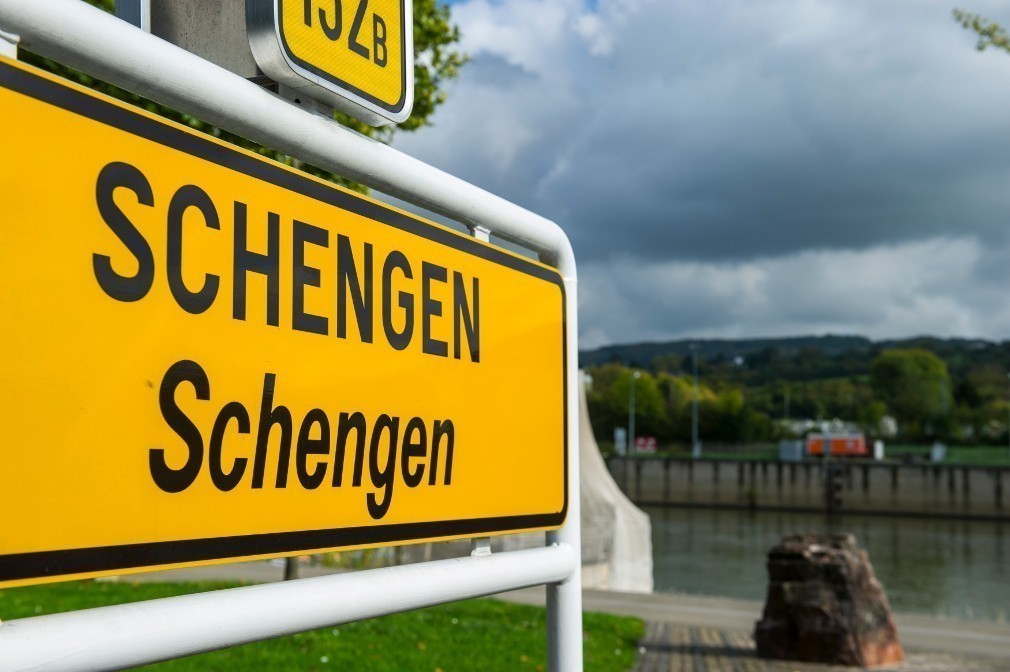 Παιχνίδια πίσω από την πλάτη μας: Θέλουν να μας βγάλουν εκτός Σένγκεν, «προσωρινά»