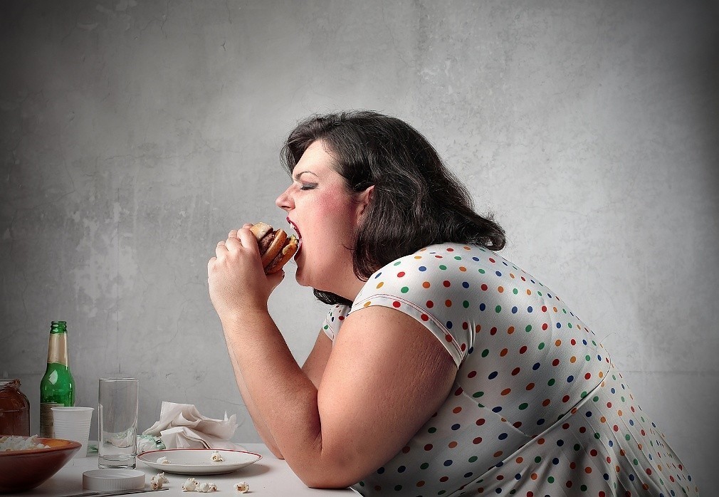 Τα πολλά λιπαρά αυξάνουν τον κίνδυνο καρκίνου του εντέρου