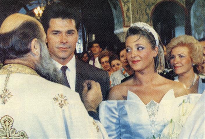 Σπάνιες φωτογραφίες από λαμπερούς γάμους που έγραψαν ιστορία στην Ελλάδα (ΕΙΚΟΝΕΣ)