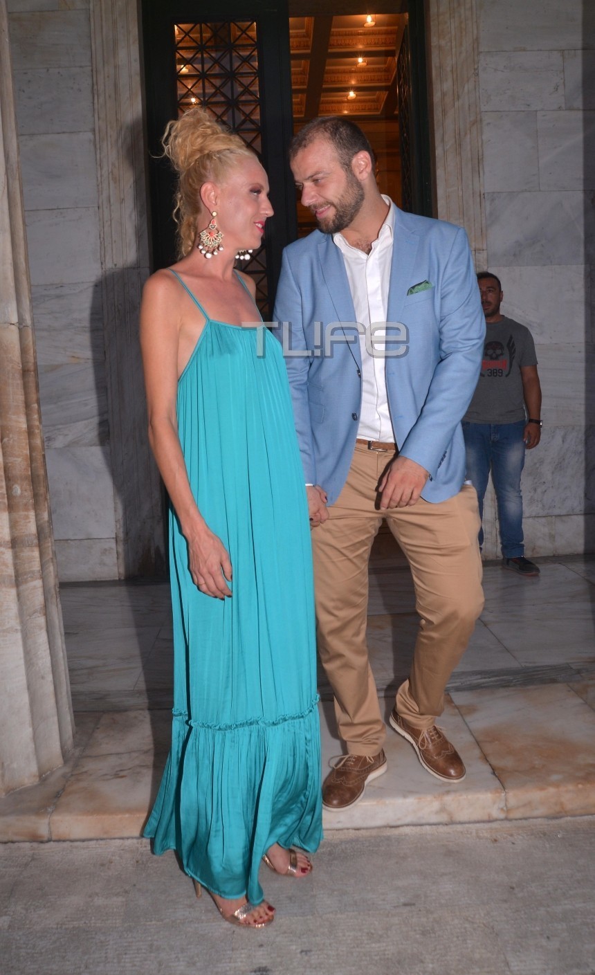 O ηθοποιός Ορέστης Τζιόβας παντρεύτηκε την αγαπημένη του στα… κρυφά, στο δημαρχείο Αθηνών! (ΕΙΚΟΝΕΣ)