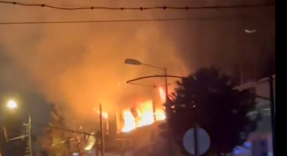 Σοκαριστικό βίντεο λίγα λεπτά μετά την ισχυρή έκρηξη στη Συγγρού – Συγκλονίζει η περιγραφή κατοίκου (vid)
