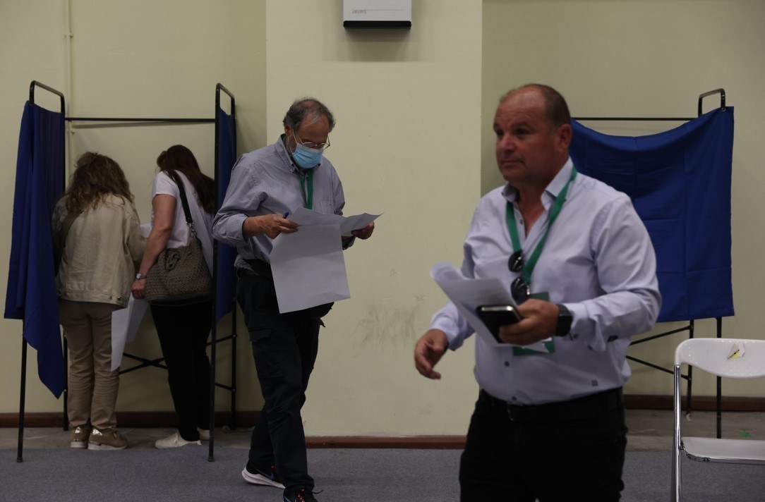 Συνέδριο ΠΑΣΟΚ -ΚΙΝΑΛ: Η ψηφοφορία σε φωτογραφίες