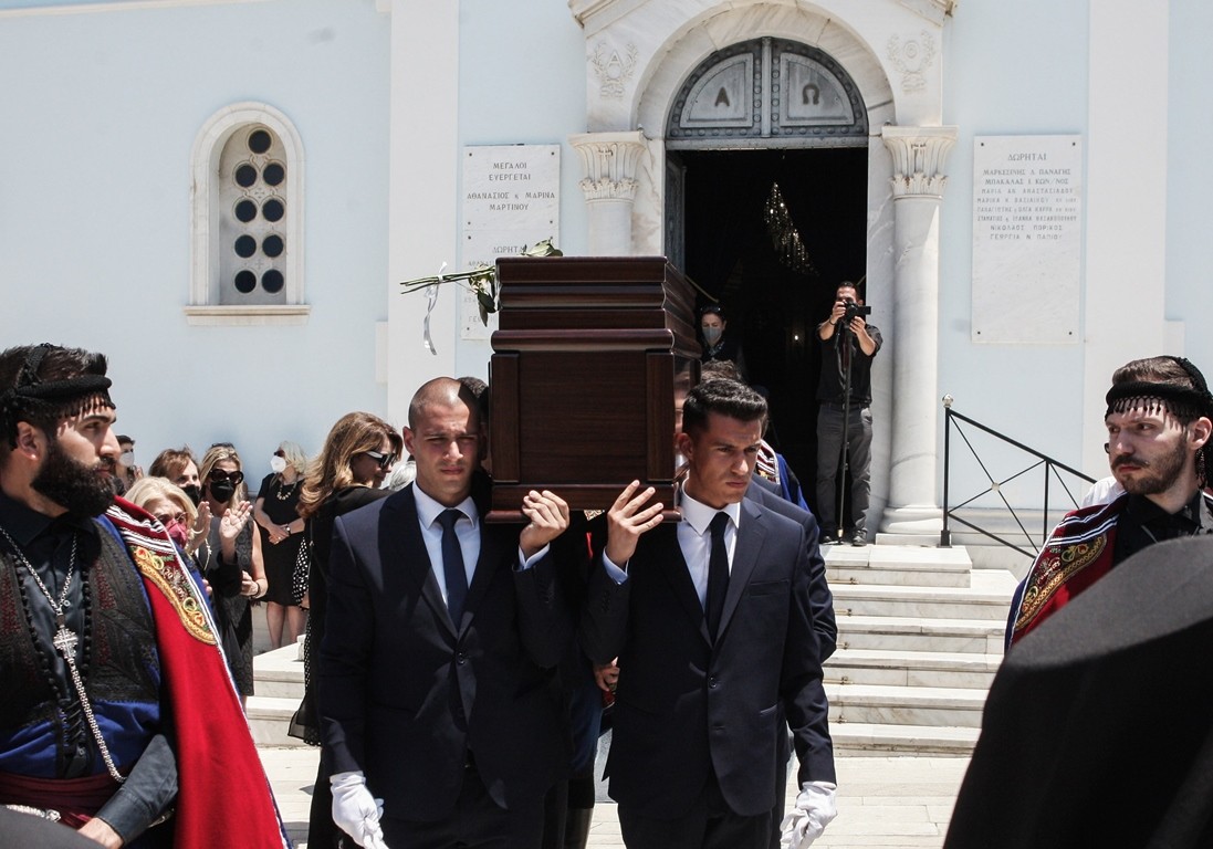 Μαρίνα Λαμπράκη – Πλάκα: Στο Α' Νεκροταφείο το τελευταίο αντίο στην «πρώτη κυρία» της Εθνικής Πινακοθήκης