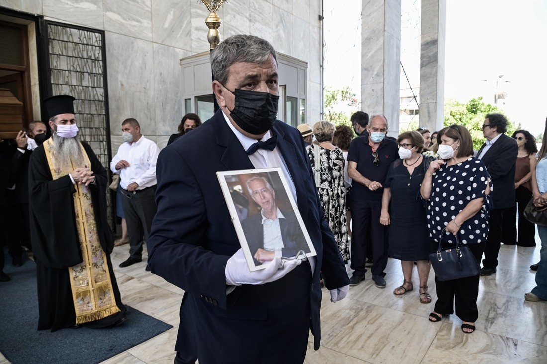 Κωνσταντίνος Τζούμας: Το τελευταίο αντίο στο Α' Νεκροταφείο Αθηνών - Ποιοι ήταν εκεί
