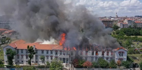 Φωτιά στο ελληνικό νοσοκομείο του Βαλουκλή στην Κωνσταντινούπολη
