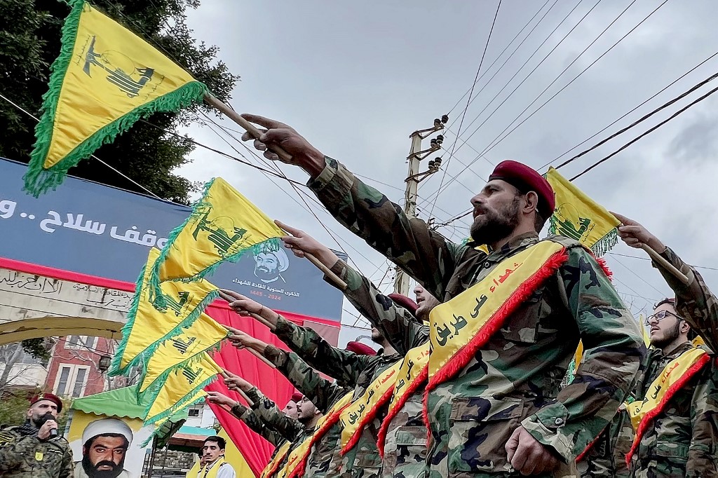 lebanon hezbollah fighters parade jibshit mahmoud zayyat afp