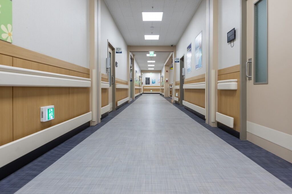 hallway 5979689 1280 1